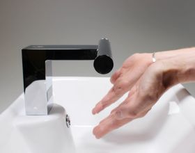 Osoušeč rukou Jet Dryer  AIRTAP  lesklý chrom automatická vodovodní baterie