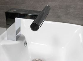 Osoušeč rukou Jet Dryer  AIRTAP  lesklý chrom automatická vodovodní baterie