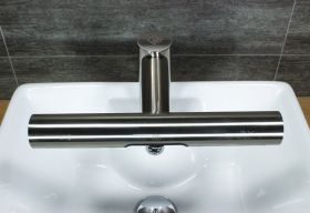 Osoušeč rukou černý Jet Dryer  AIRTAP automatická vodovodní baterie