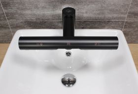 Osoušeč rukou černý Jet Dryer  AIRTAP automatická vodovodní baterie