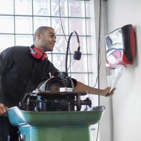 TORK 654008 – Zásobník na skládané utěrky W4