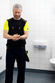 TORK 558060 OptiServe – Zásobník na 2 role bezdutinkového toaletního papíru T7, bílý