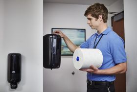 TORK 290076 – Matic® zelené papírové ručníky v roli H1, 2vr., 150m, 6 rolí - Karton