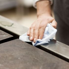 TORK 130073 – Heavy Duty papírová utěrka  W1/W2/W3, 170 m, 2 vrst.