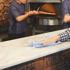 TORK 473480 – Reflex MIDI, papírové utěrky M4, modrá, 1 vrst., 270 m, 6 rolí