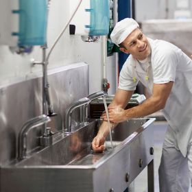 TORK 659000 – Zásobník na role se středovým odvíjením M2