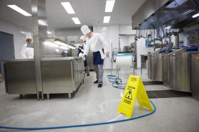 TORK 510104 – Jemná čistící utěrka W1, netkaná text., 380m