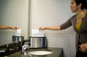 TORK 129089 – Xpress® Flushable papírové ručníky Multifold H2, 2vr., 21x200ks  - Karton