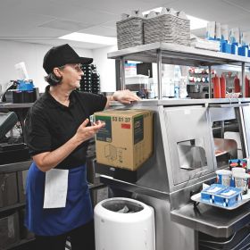 TORK 207210 – Zásobník na kombi role v boxu W3