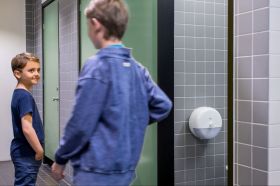 TORK 472193  – SmartOne© Mini toaletní papír T9, 12 rl., 2 vrst., 620 útr./rl., 13,4 x 18 cm - Karton