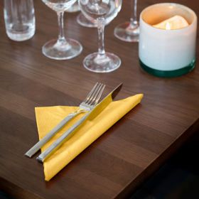 TORK 477841 – Ubrousek žlutá, 2 vr. – oběd, 10 x 200 ks - Karton