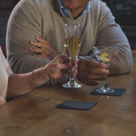 TORK 477829 – Černý ubrousek, 2 vr. – koktejlový - Karton