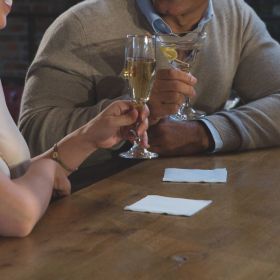 TORK 477534 – Bílý ubrousek, 2 vr. – koktejlový  - Karton